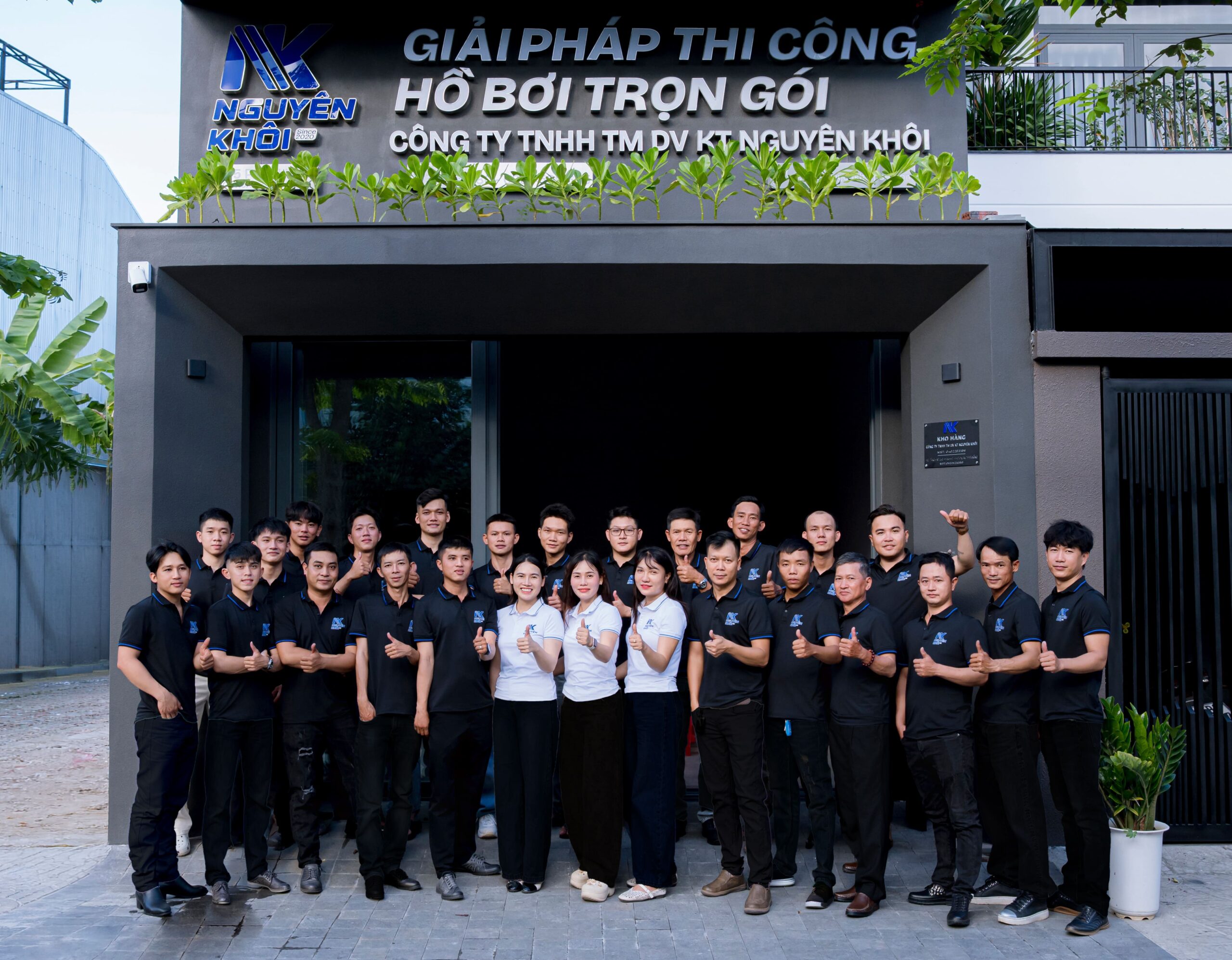 Đội ngũ thi công hồ bơi trọn gói