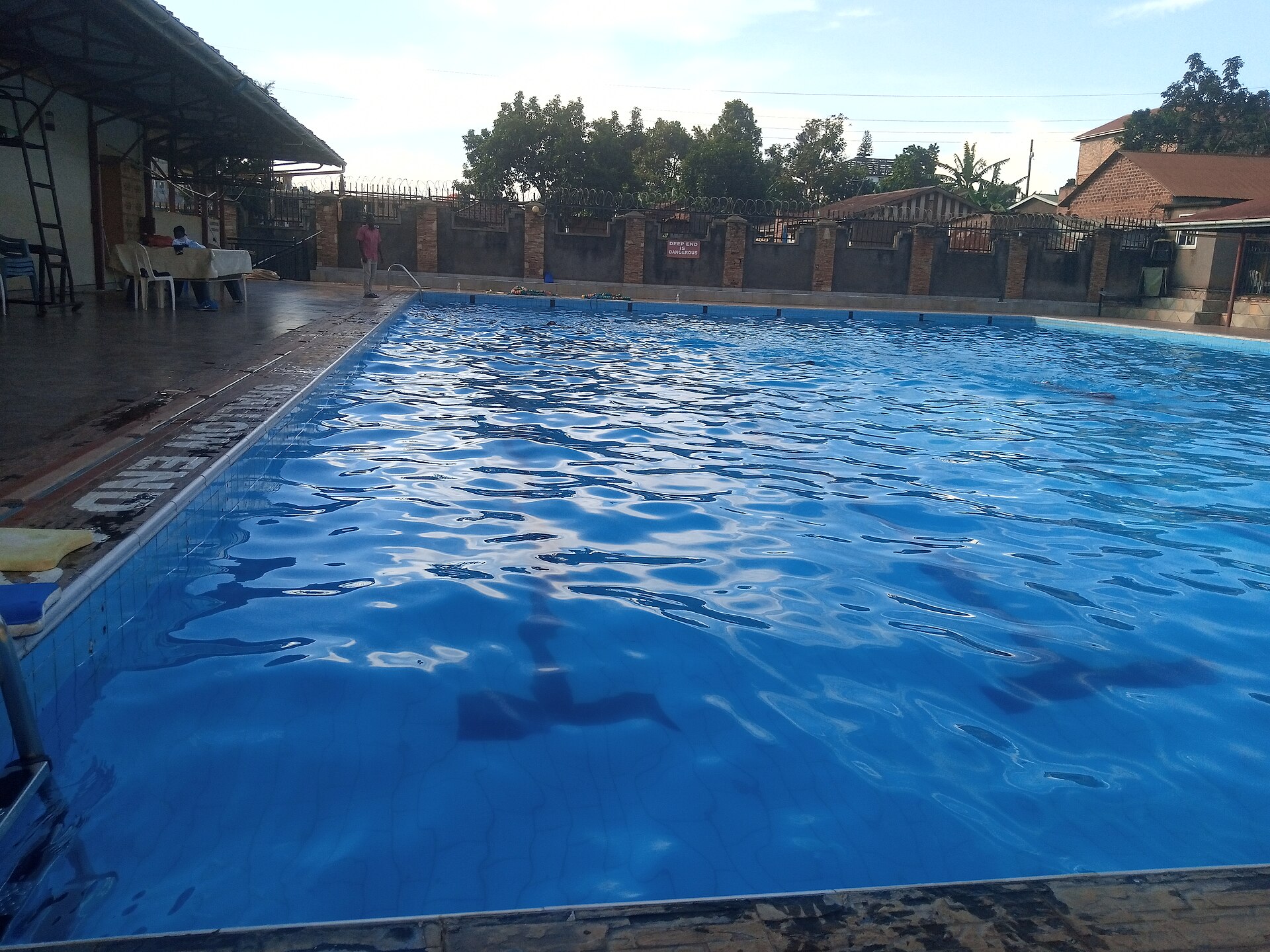 Hồ bơi hoàn thiện với báo giá minh bạch từ Nguyên Khôi Pool